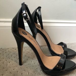 M by Michael Antonio black open toe w/ ankle strap